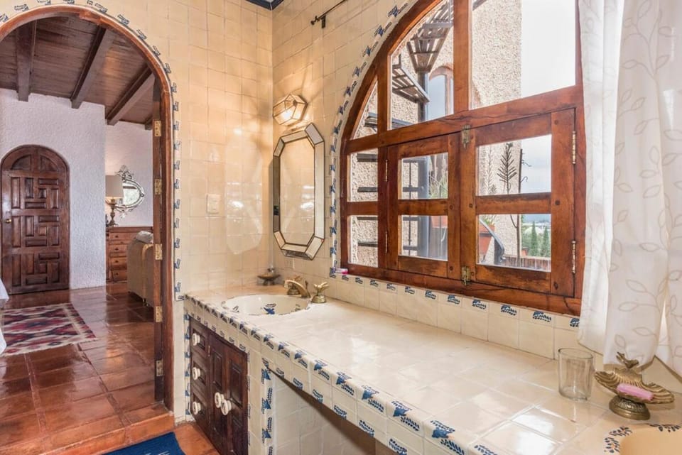 Old World Charm & Amazing Views in Historic Center House in San Miguel de Allende