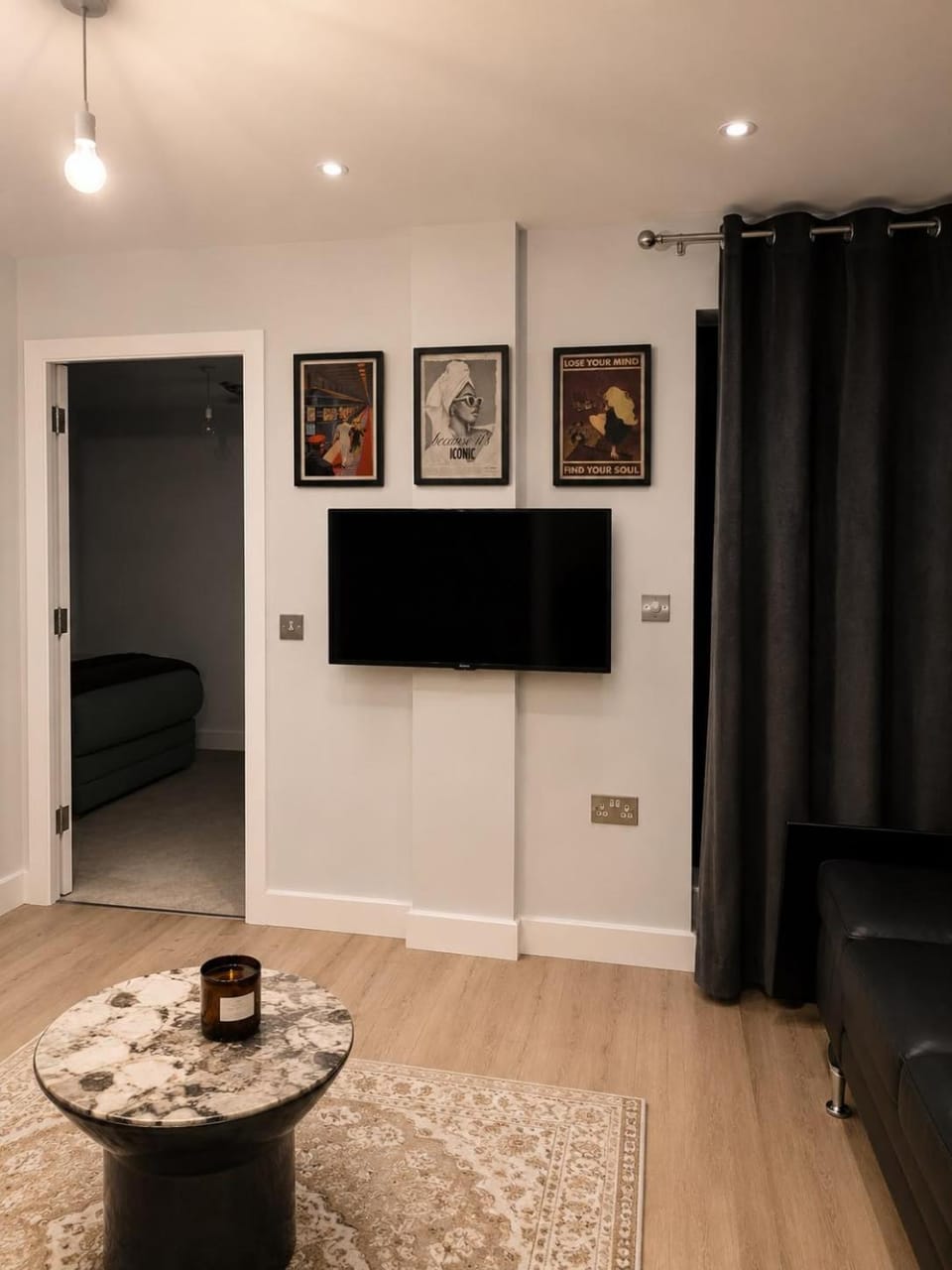 Communal lounge/ TV room
