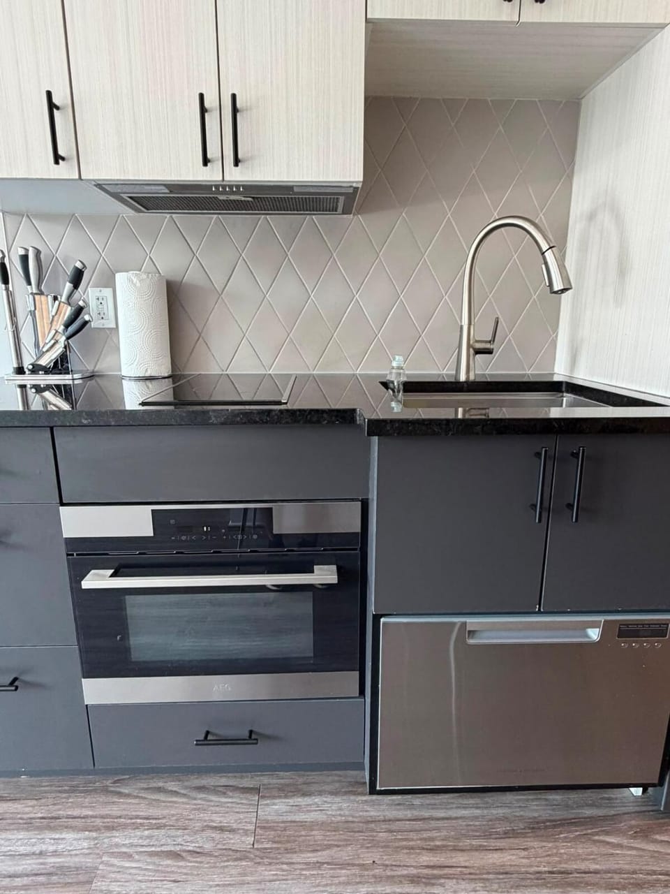 Modern 1BR Apartment in Beechwood Village Apartment in Gatineau
