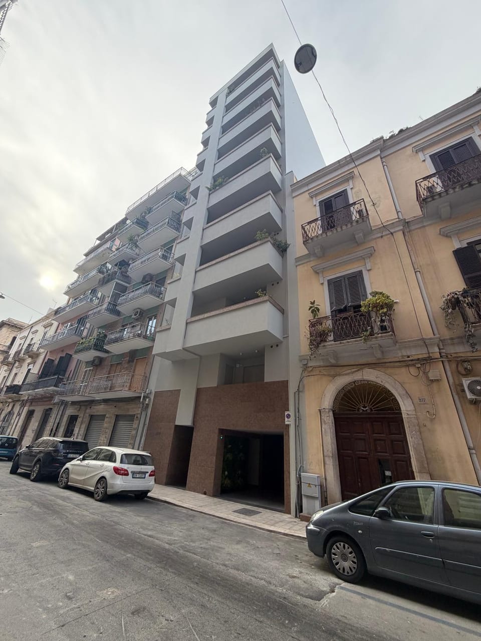 Property building, Neighbourhood, City view, Street view, Location