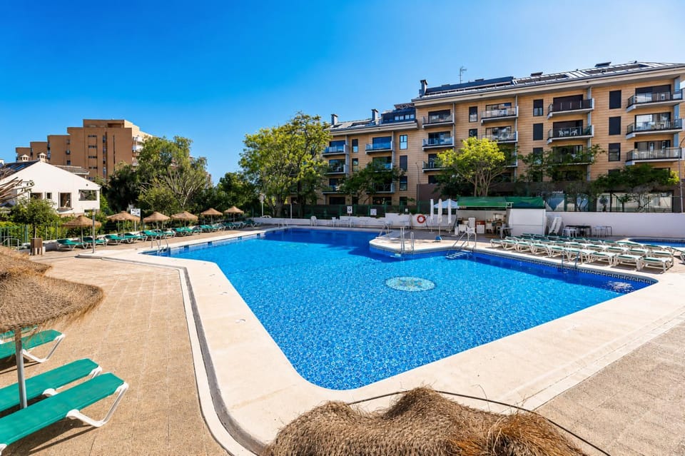 Property building, Swimming pool