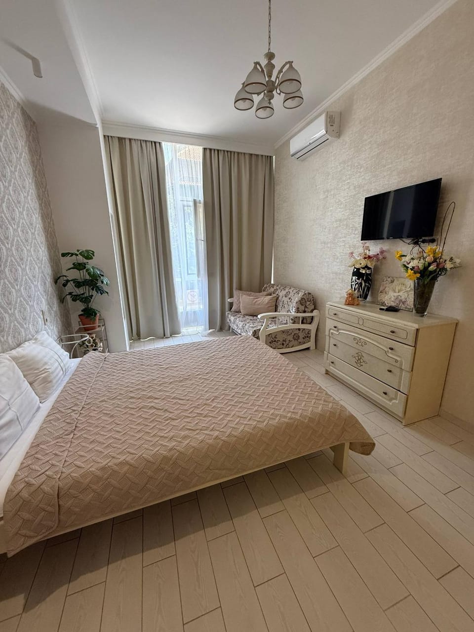Bed, TV and multimedia, Bedroom, air conditioner