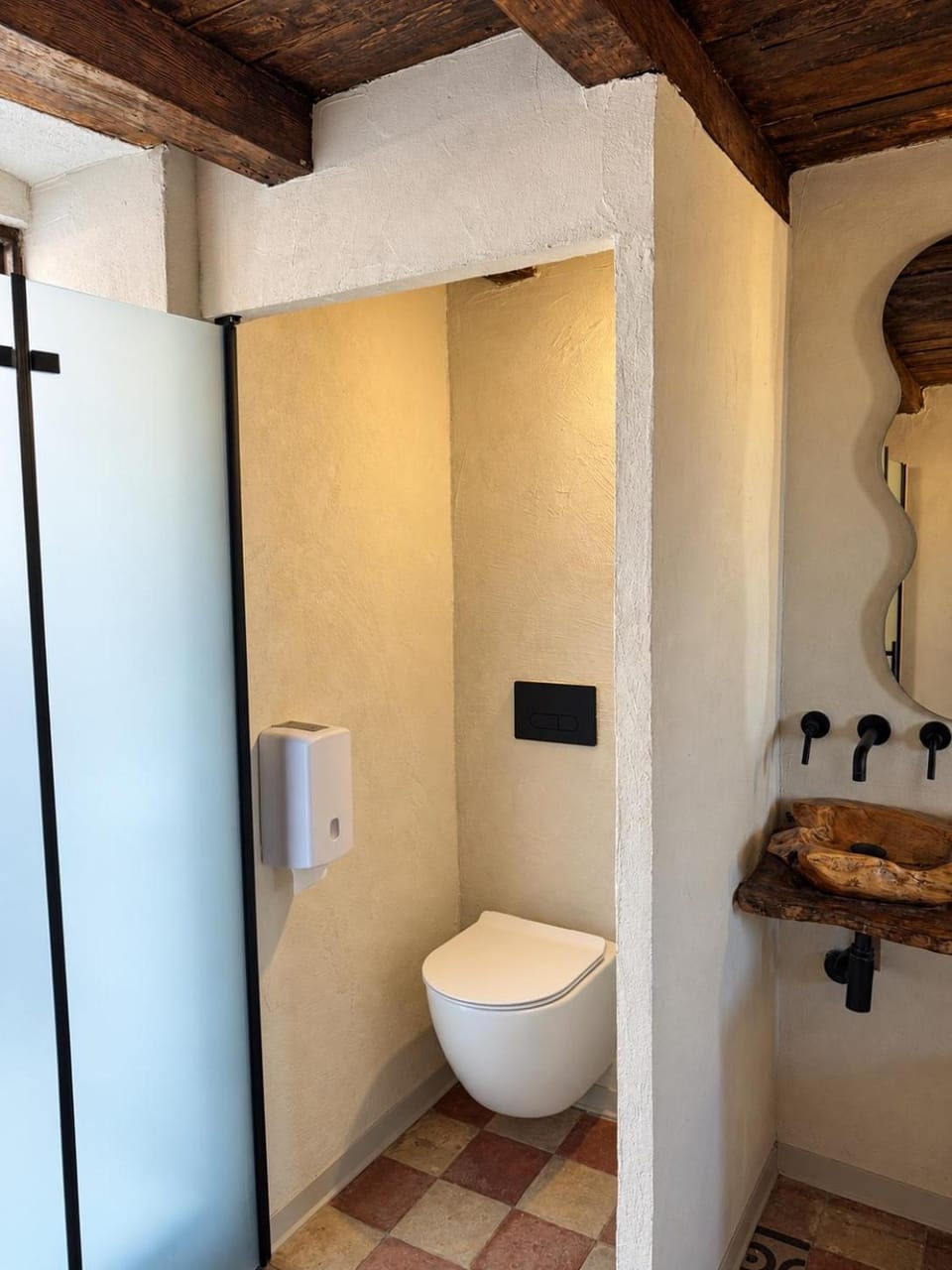 Kalma Elephant Tower - Rustic Mini Studios Apartment in Cagliari