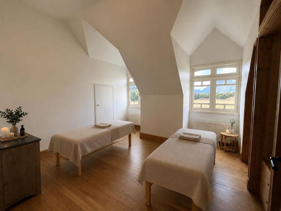 Massage, Spa and wellness centre/facilities