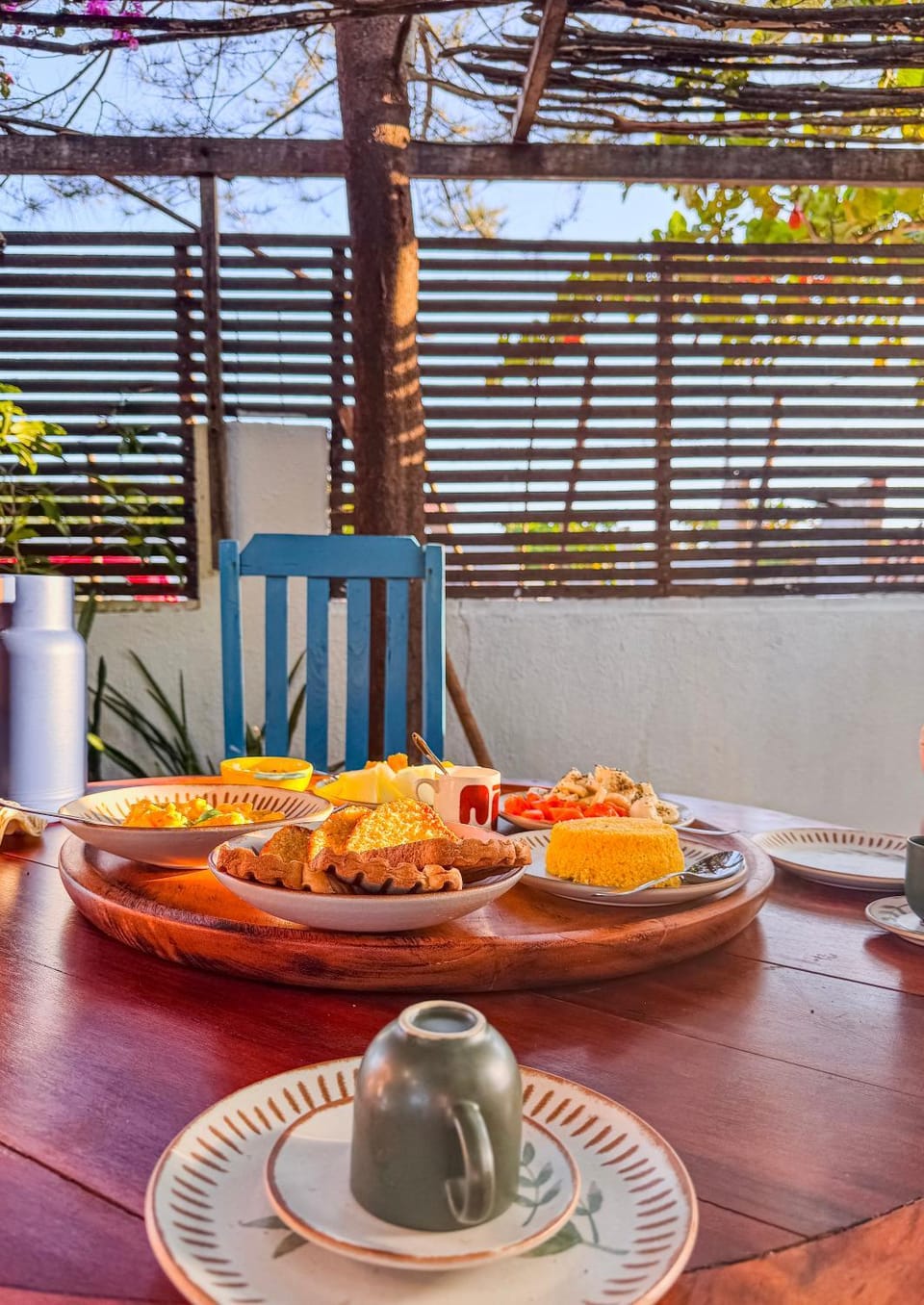 Food and drinks, Dining area, Food, Breakfast, Continental breakfast