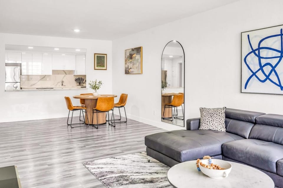 Beachside Oasis Walk Everywhere Apartment in Sunny Isles Beach