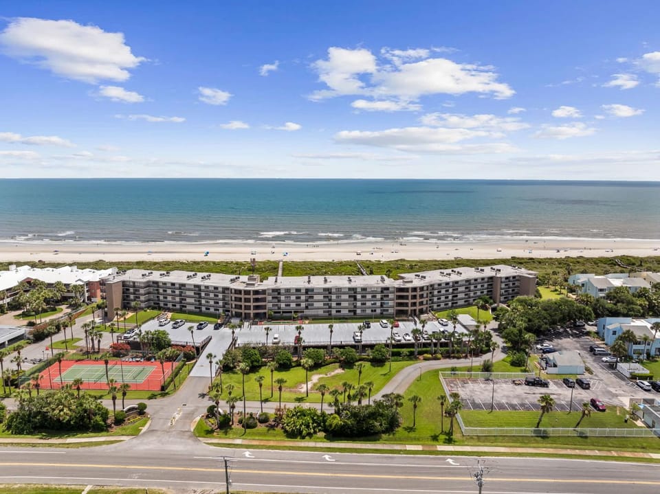 Wave Watch l Oceanfront Condo l Heated Pool House in Butler Beach