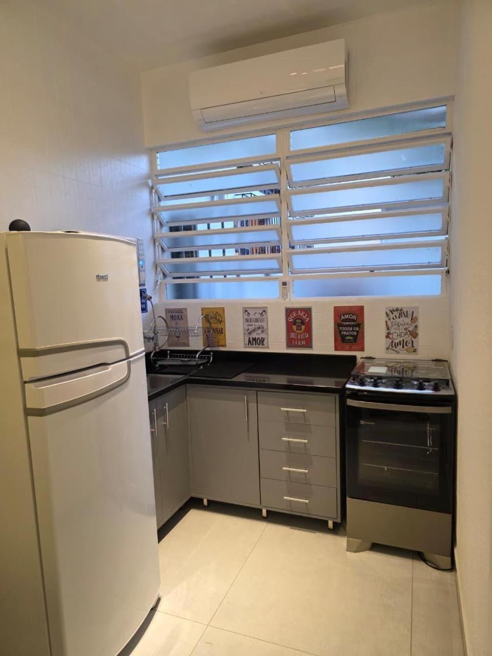 Kitchen or kitchenette, oven, stove