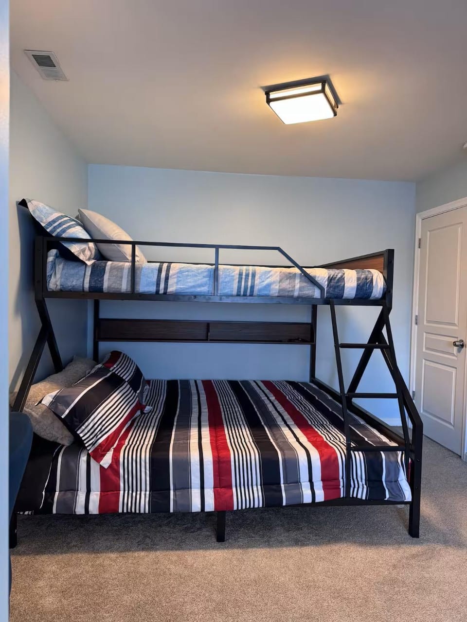 Seascape Stay by GMTS LLC Bed and Breakfast in Norfolk