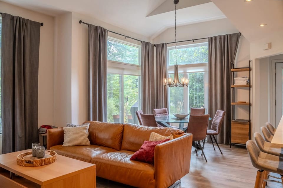 Serene 3-Bedroom Chalet in Mont-Tremblant House in Mont-Tremblant