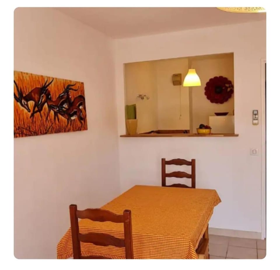 3 piéces centre vallauris terasse parking Apartment in Mougins