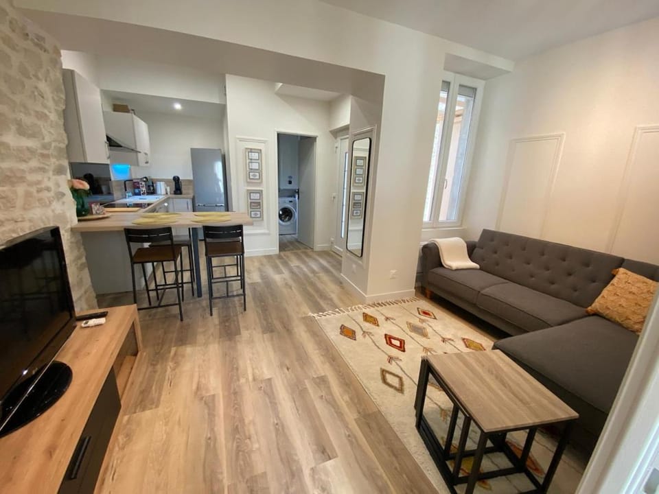 Communal lounge/ TV room, Dining area