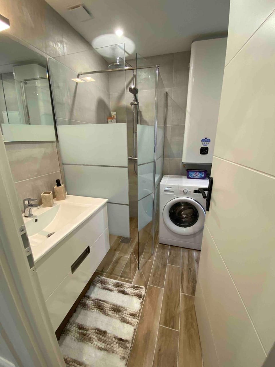 Shower, Bathroom, washing machine