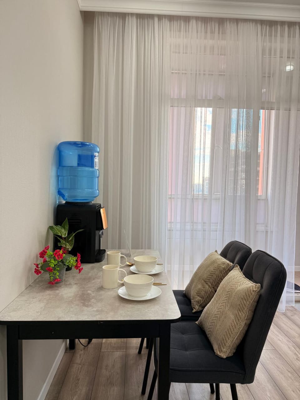 Coffee/tea facilities, Seating area, Dining area
