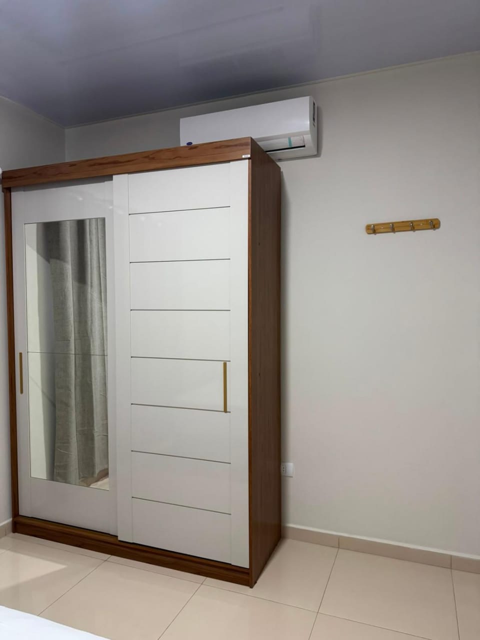 wardrobe, air conditioner