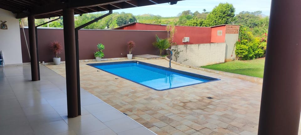 Refúgio tranquilo com natureza conforto e lazer House in State of São Paulo