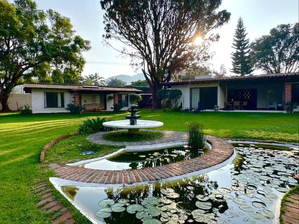 Casa céntrica en Tepoz jardín panorámico y wifi House in Tepoztlan
