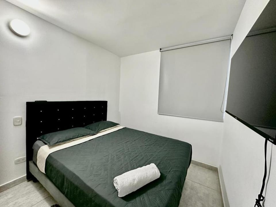Lujoso Apartamento con Piscina y Aire ,Cerca Clínica Valle del Lili y Jardín Plaza Apartment in Cali
