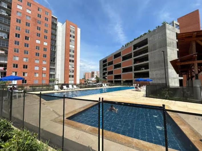 Lujoso Apartamento con Piscina y Aire ,Cerca Clínica Valle del Lili y Jardín Plaza Apartment in Cali