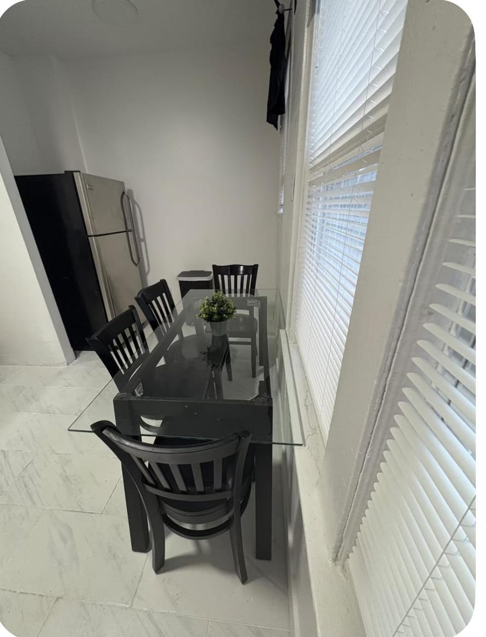 4 bedroom Apartment by airport Apartment in Irvington