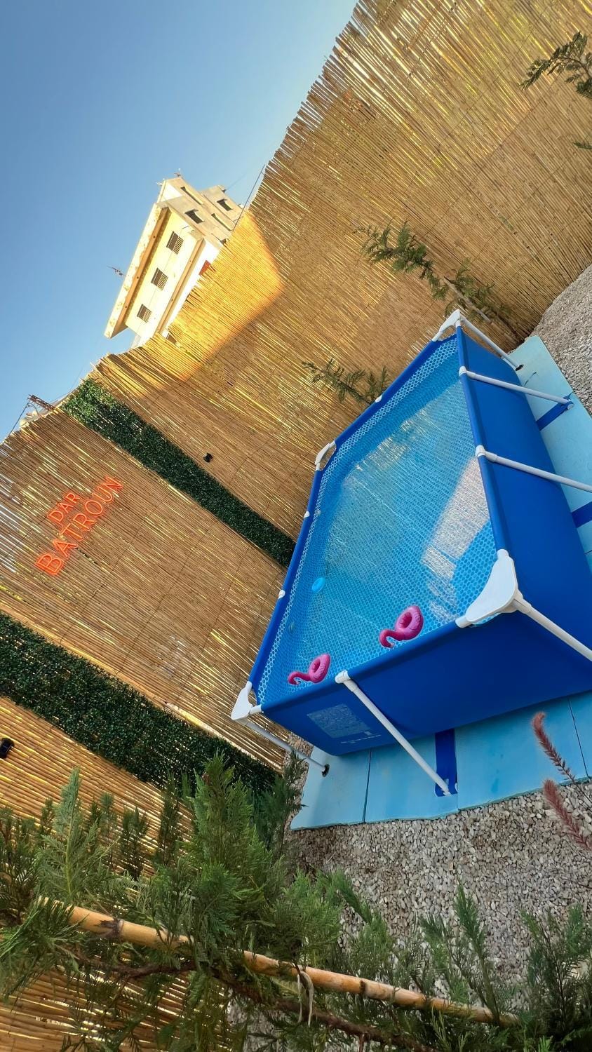 Swimming pool