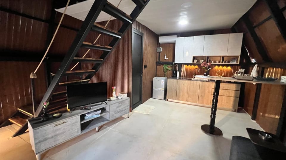 Photo of the whole room, Internal: Not applicable to any particular room