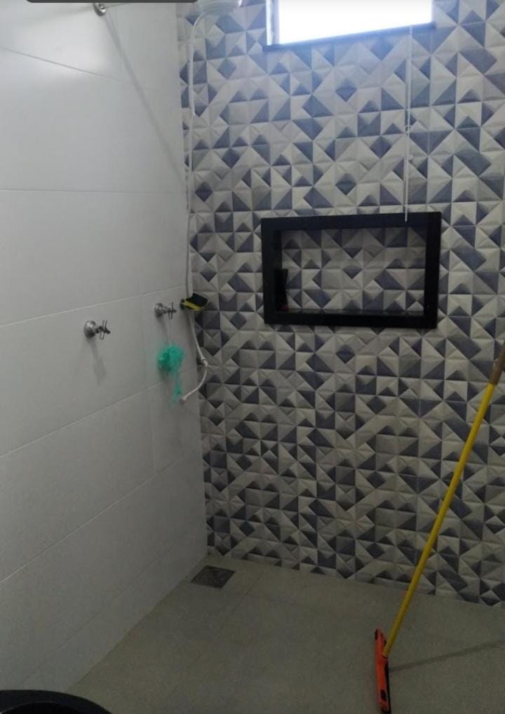 Edícula 5 minutos da Orla! 1 cama de casal e 2 de solteiro! House in State of São Paulo