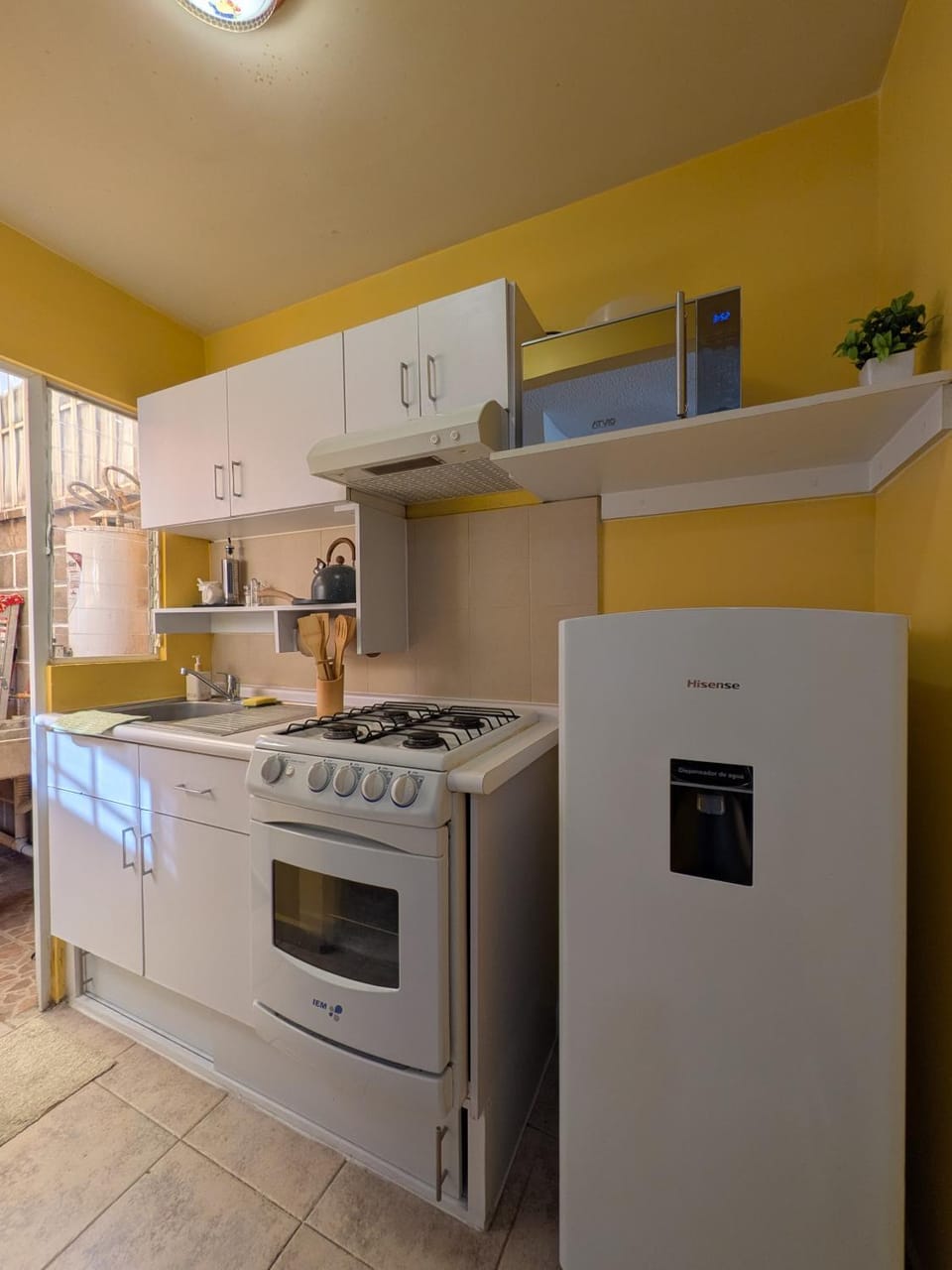 Kitchen or kitchenette
