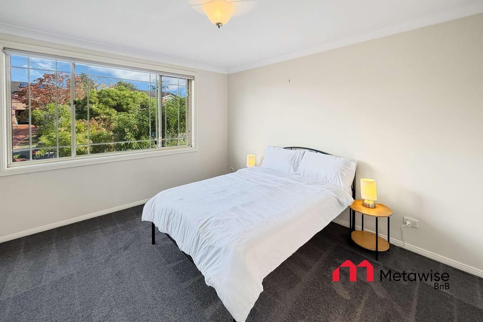 Spacious 4-Bedroom Home in Cherrybrook House in Castle Hill