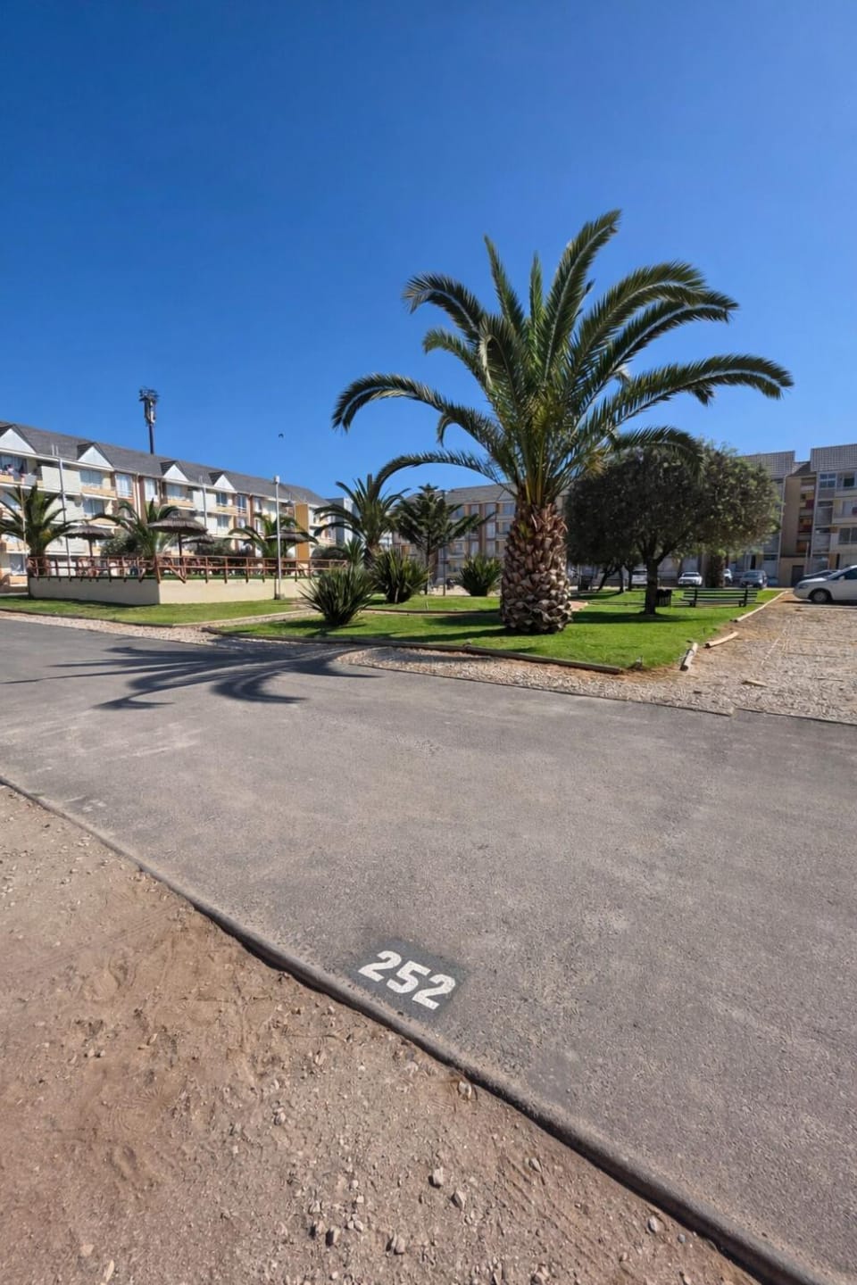 Day, Garden, Location, Parking
