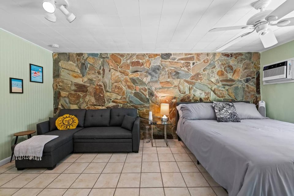 Bed, Living room, Seating area
