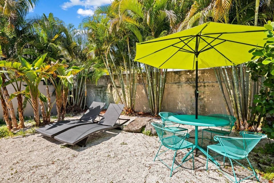 Garden, sunbed