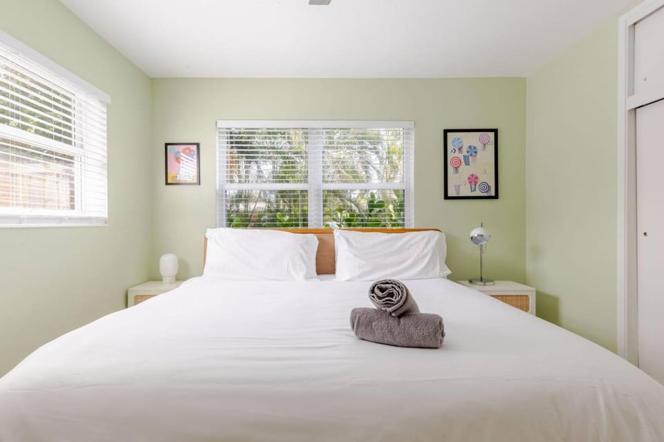 Bed, Bedroom