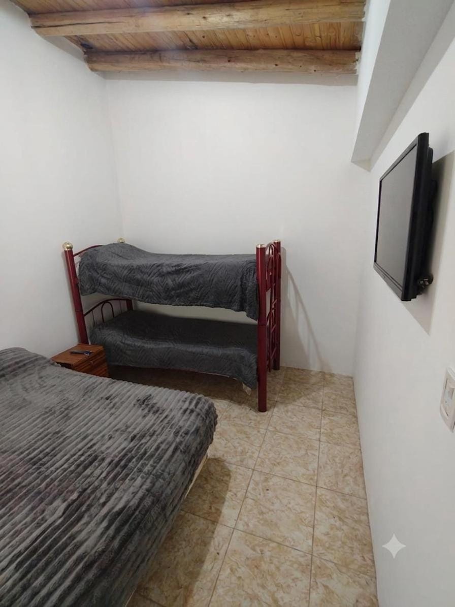 Bed, TV and multimedia, Bedroom