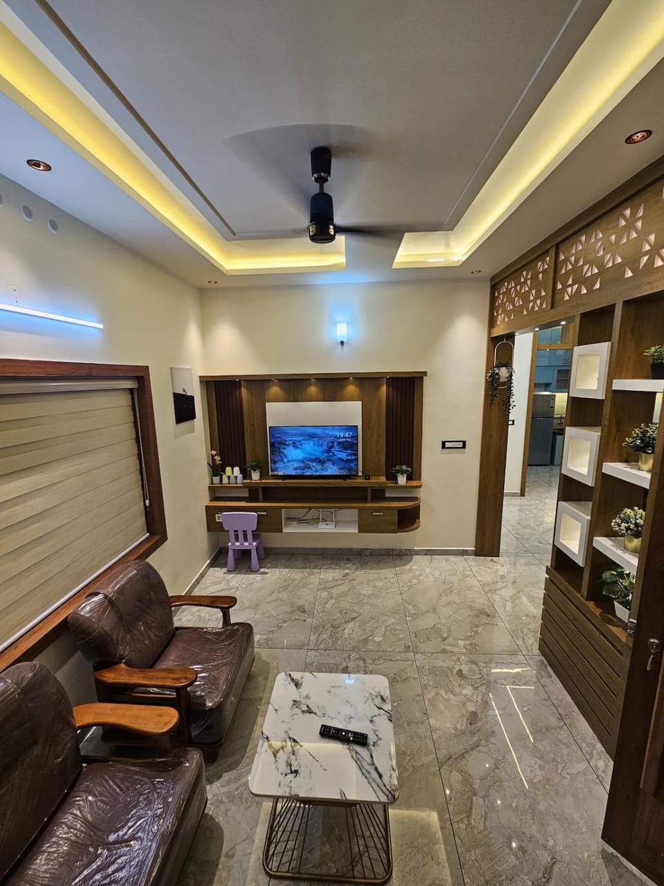 Communal lounge/ TV room, TV and multimedia, Living room, Seating area, Evening entertainment