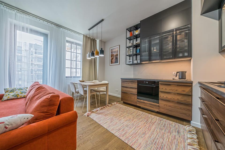 Kitchen or kitchenette, Living room, Seating area, Dining area