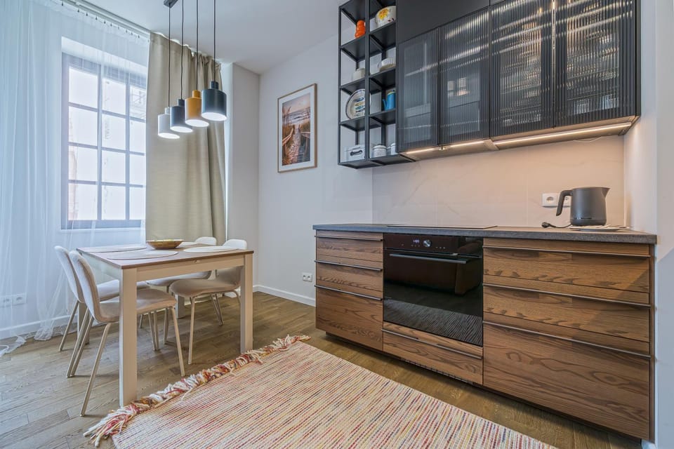 Kitchen or kitchenette, Dining area, stove