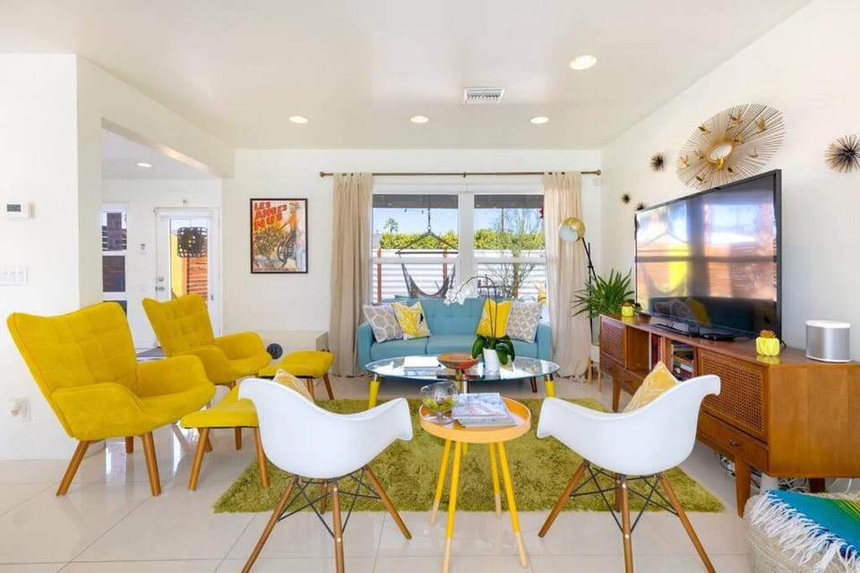 3BR Palm Springs Home Pool & Hot Tub House in Dorado
