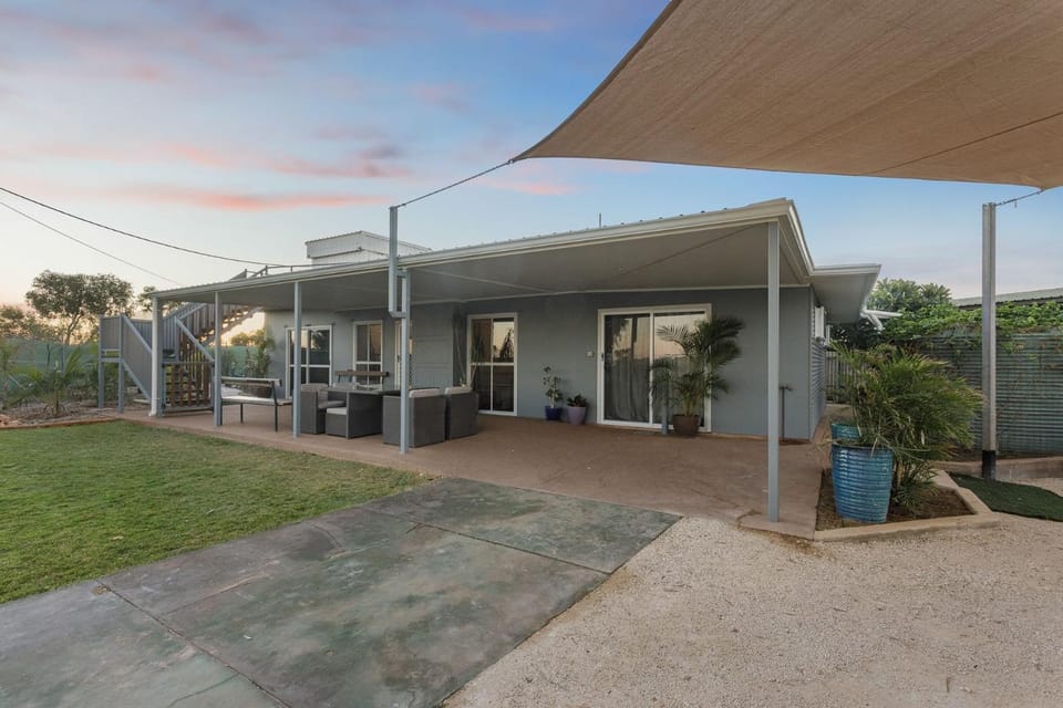 Patio, BBQ facilities