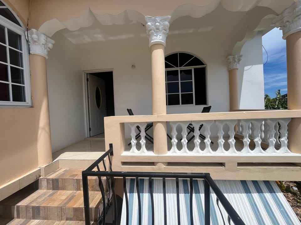Serenity Escape Apartment in Runaway Bay