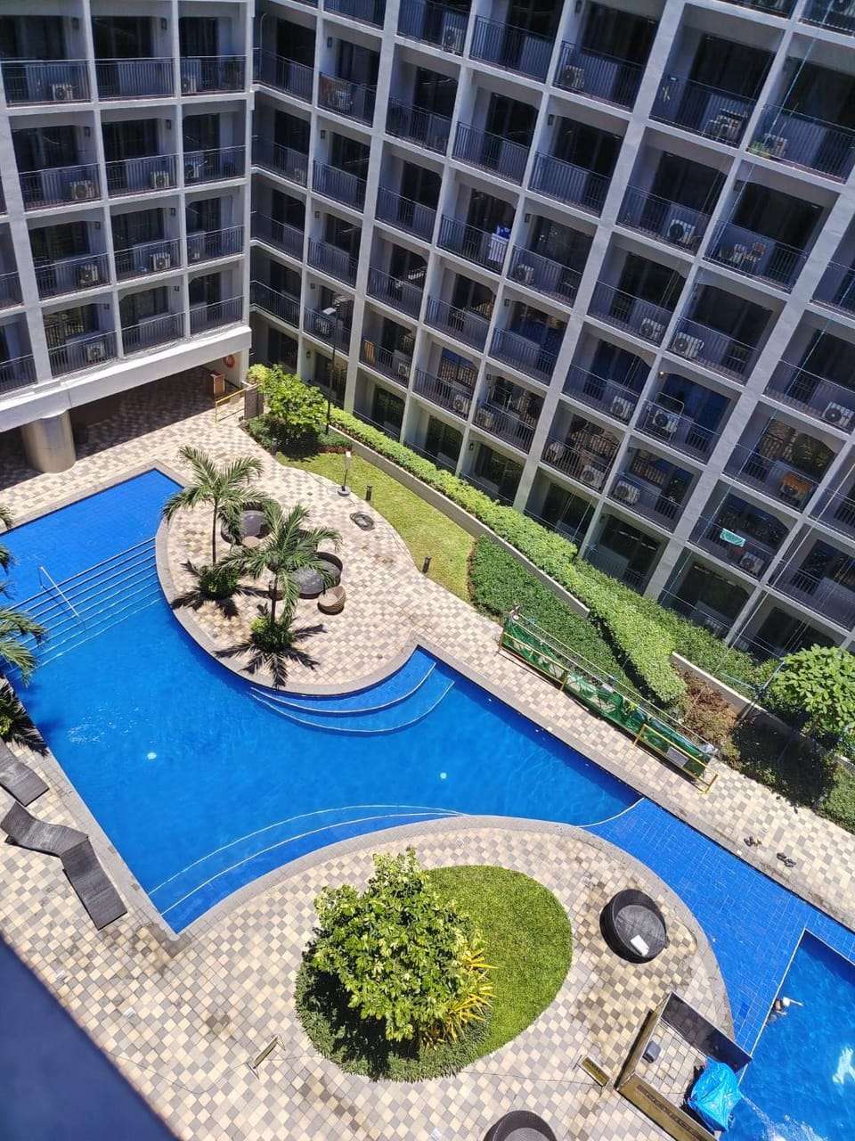 VP luxury moa staycation Hotel in Pasay