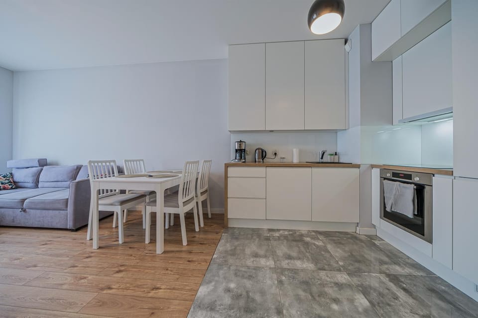 Kitchen or kitchenette, Seating area, Dining area