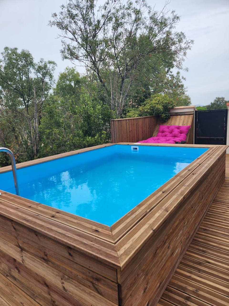 Swimming pool, Swimming pool
