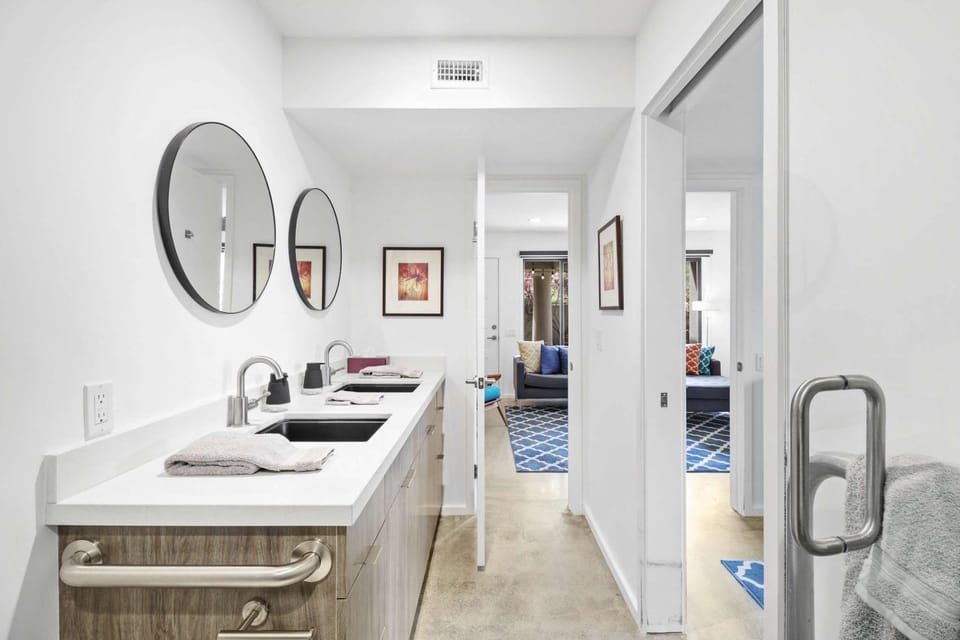Stylish Ground-Floor Condo House in Palm Springs