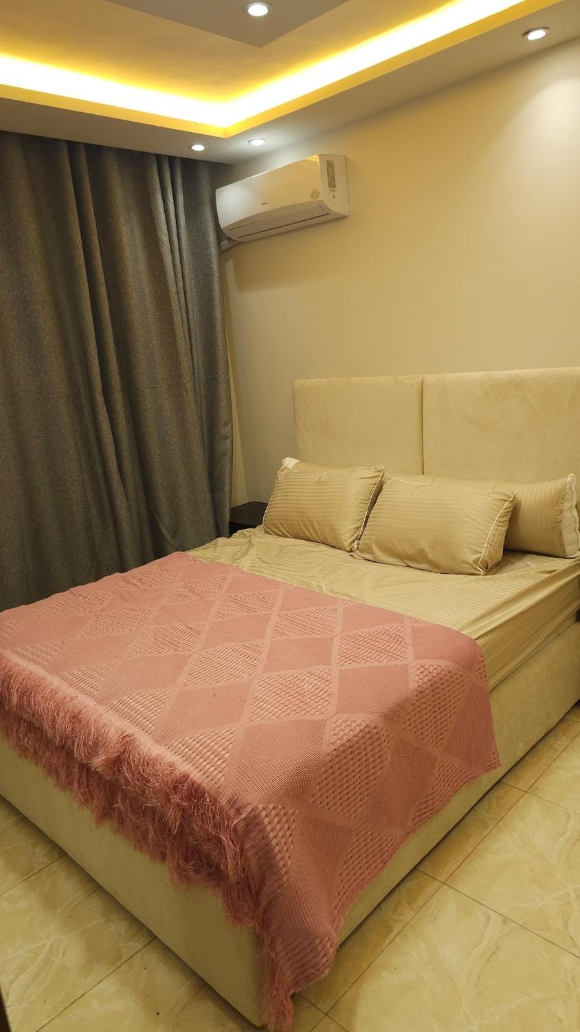 Condotel in Miami, Khalid bin Al-Walid Apartment in Alexandria