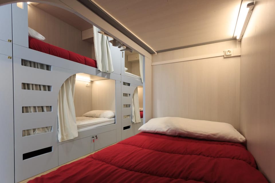 Bed, bunk bed