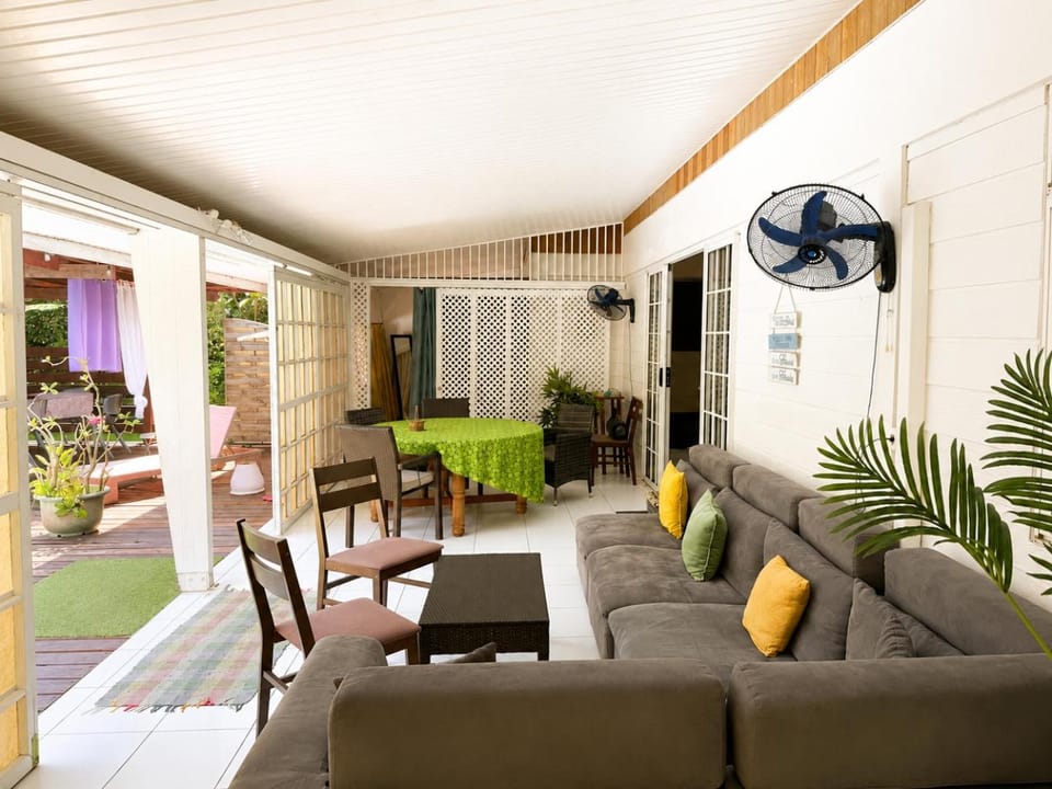 Fare Mou'a Tiahura House in Moorea-Maiao