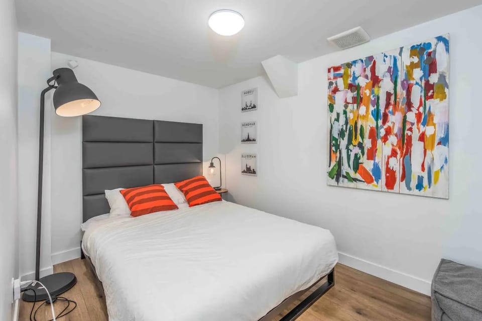Luxury Designer 3BR Apartment In The Heart Of Downtown! Apartment in Vancouver