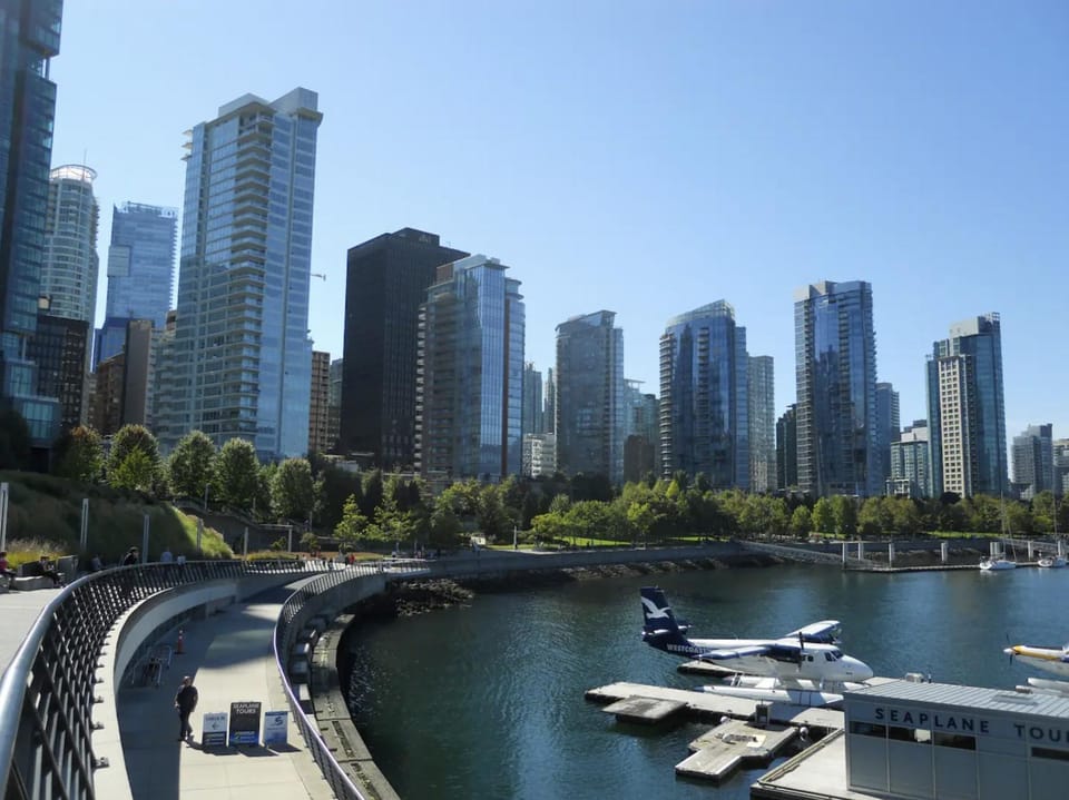 Luxury Designer 3BR Apartment In The Heart Of Downtown! Apartment in Vancouver
