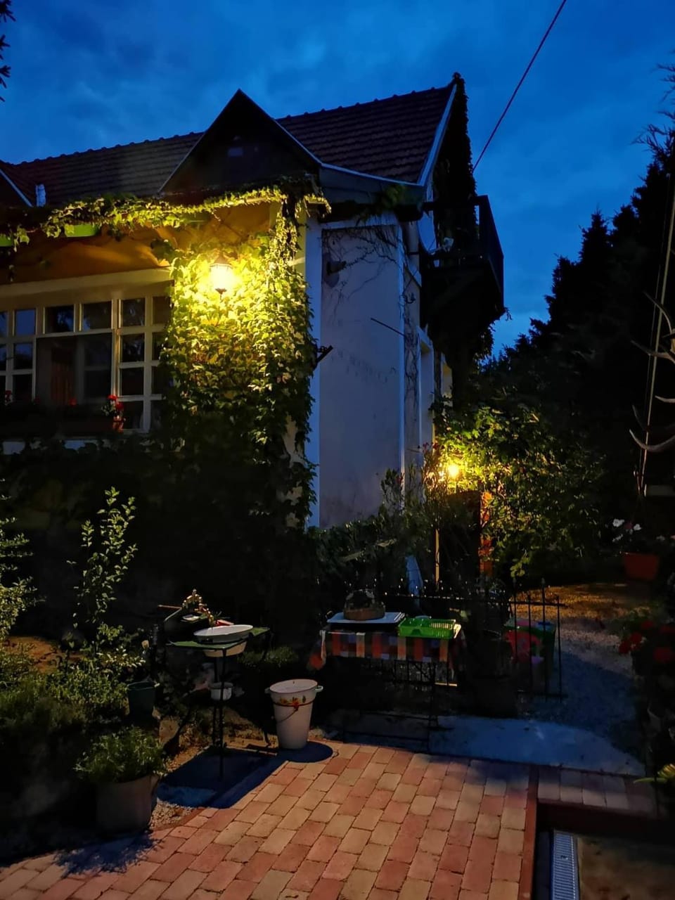 Property building, Internal: Not applicable to any particular room